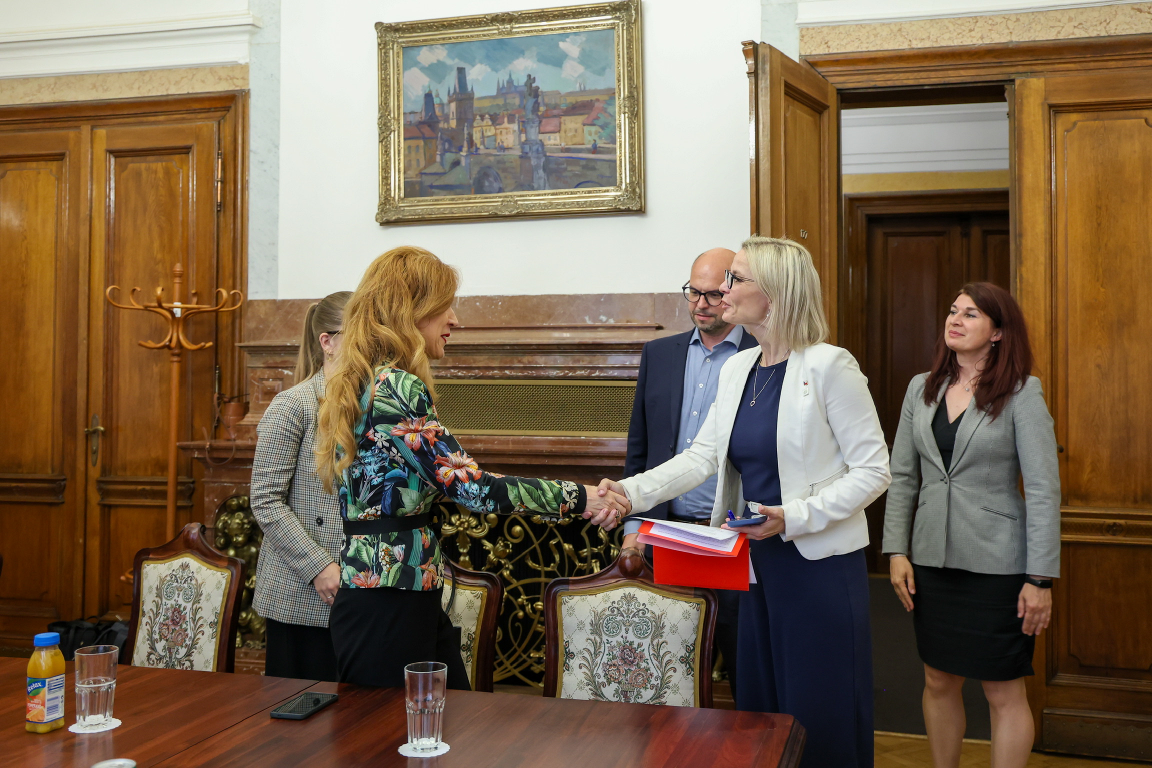 Česko posílí kvalitu veřejných nákupů: Ve spolupráci s OECD spouští projekt pro moderní a odpovědné zadávání