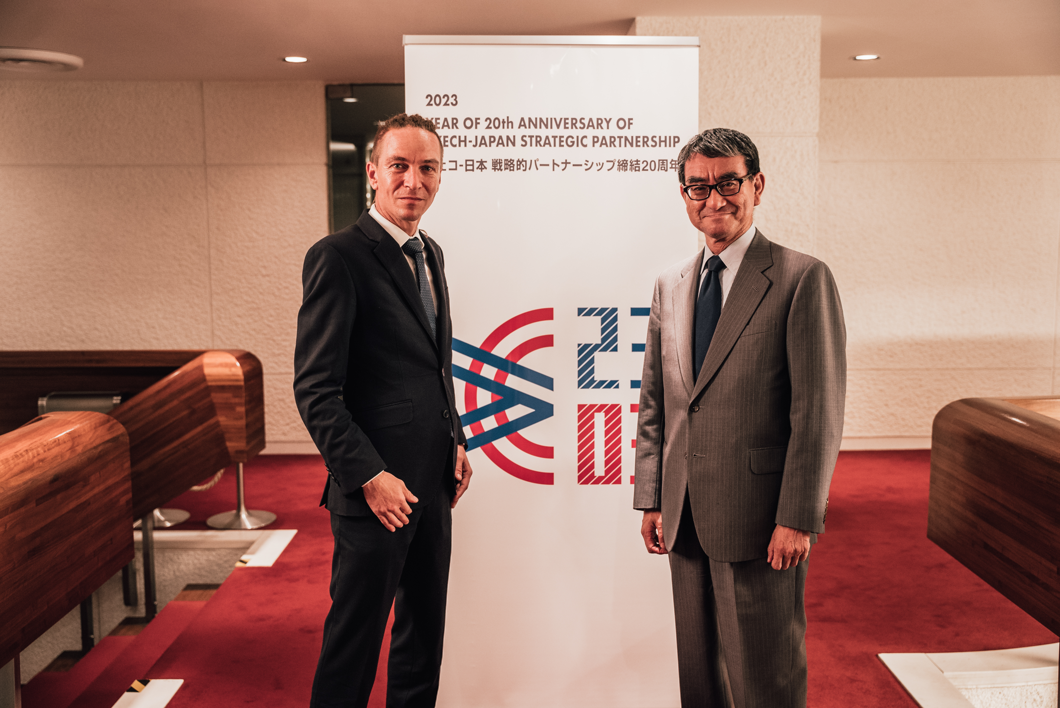 Spojuje nás vize digitálního státu, shodli se v Tokiu vicepremiér Bartoš s japonským ministrem pro d