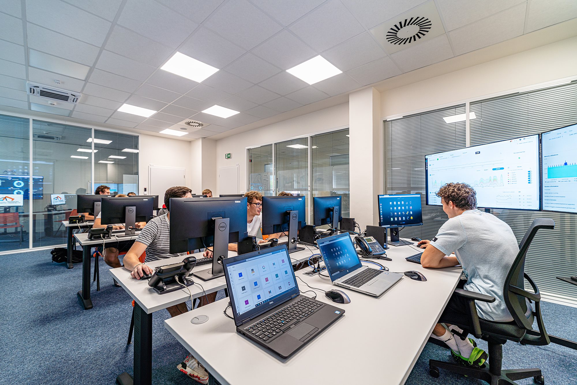 Junior centrum excellence pro kybernetickou bezpečnost a ICT při SŠ Čichnova Brno