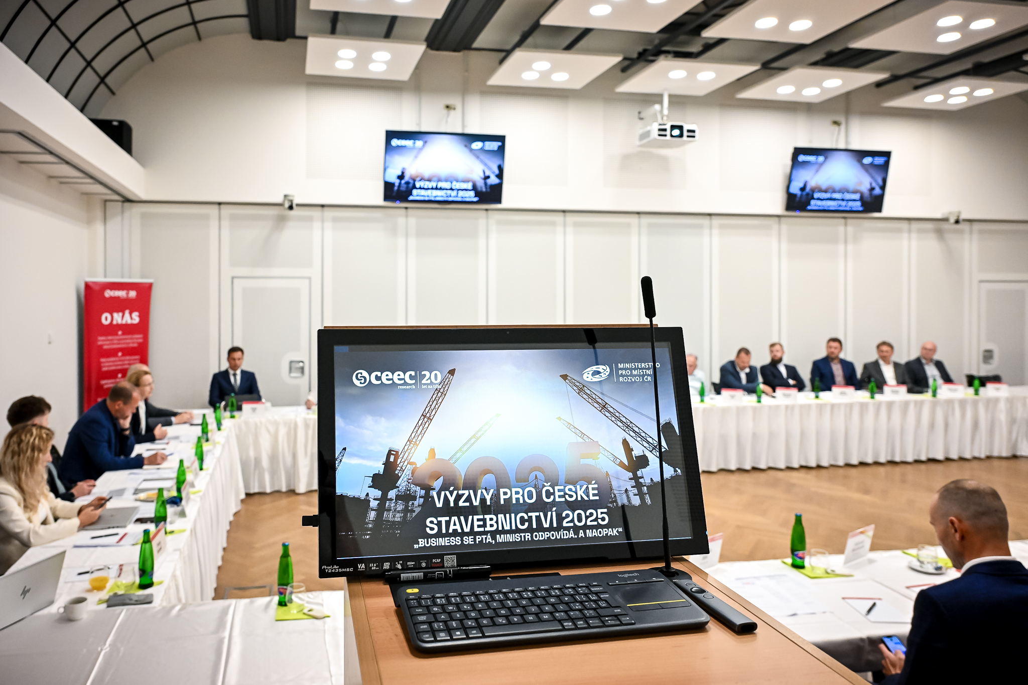 MMR a byznys: standardizace smluv urychlí zakázky, bydlení jako veřejný zájem dá projektům oporu